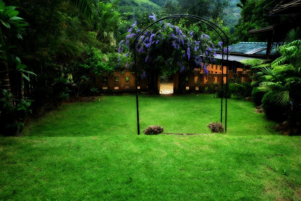 Sapphire Holiday Resort Ratnapura Luaran gambar