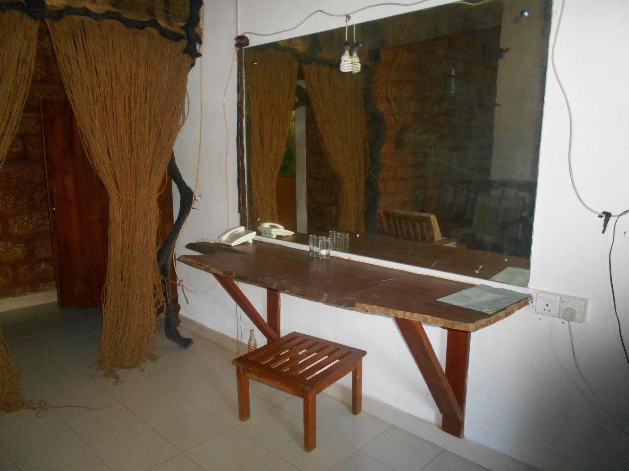 Sapphire Holiday Resort Ratnapura Luaran gambar