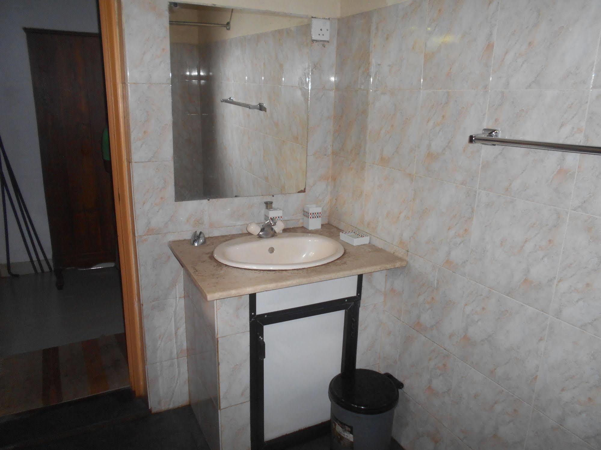 Sapphire Holiday Resort Ratnapura Luaran gambar