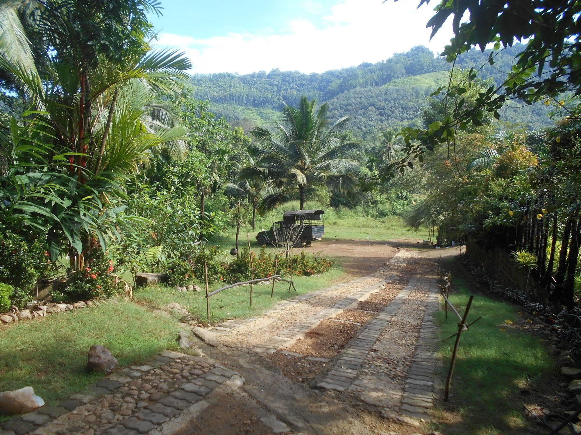 Sapphire Holiday Resort Ratnapura Luaran gambar