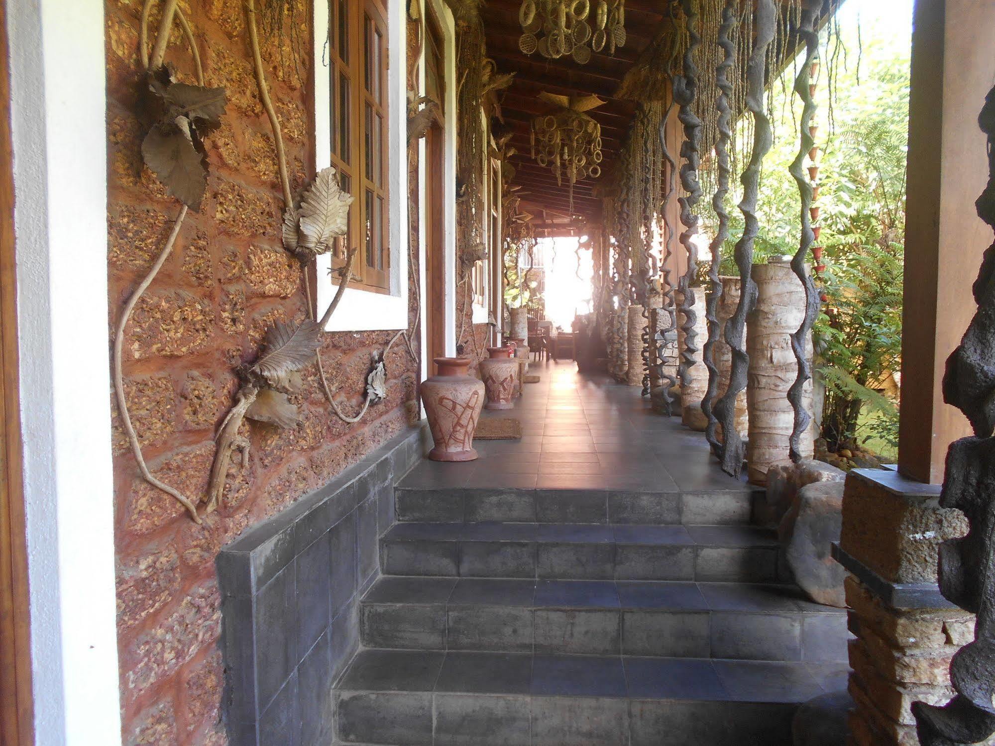 Sapphire Holiday Resort Ratnapura Luaran gambar